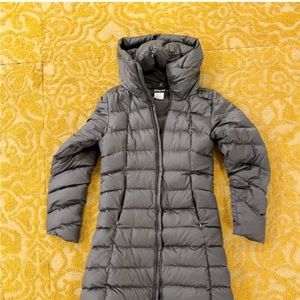 Patagonia down parka jacket grey with hood and 3 hidden pockets. Size small